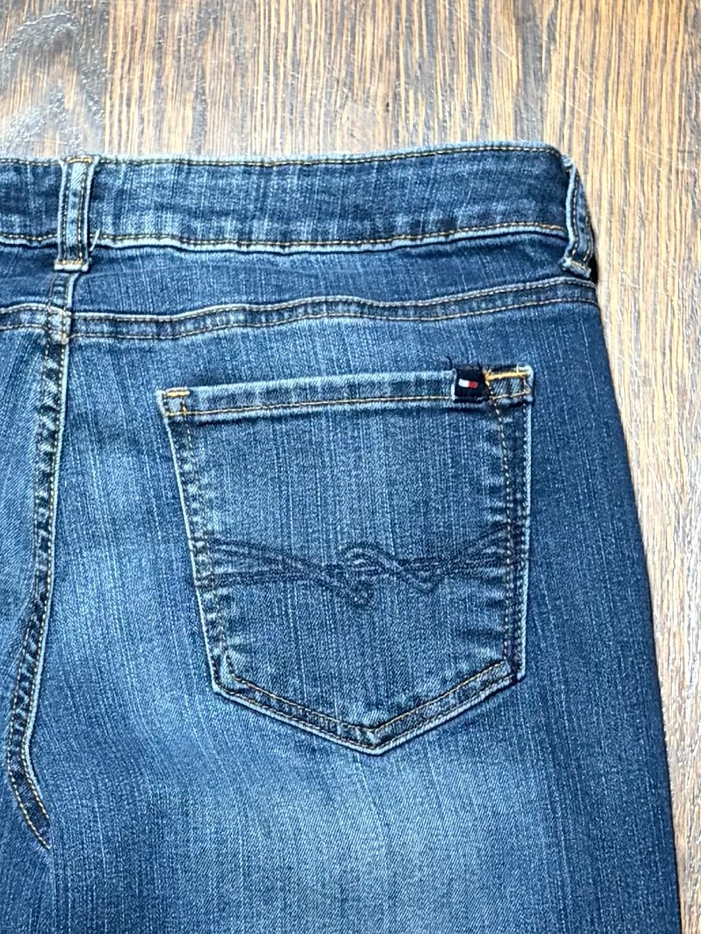 Tommy Hilfiger Distressed Y2K Straight Leg Blue Denim Jeans Womenβs Size 8R - Picture 11 of 11